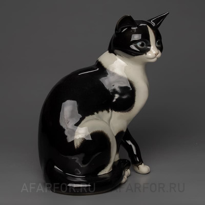 Фаянсовая статуэтка "Сидящая кошка" Goebel Германия (фото №38808)