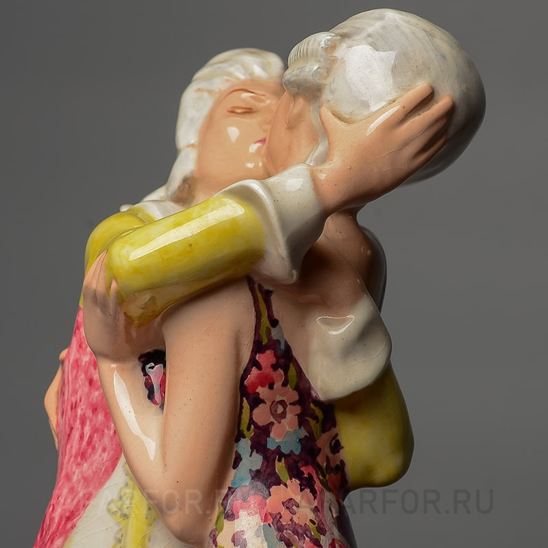 Фаянсовая статуэтка «Страсть. Поцелуй» Goldscheider Австрия-Англия