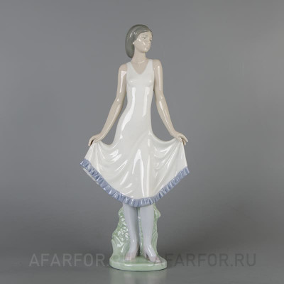 Фарфоровая статуэтка "El Modelito" NAO by Lladro Испания (фото №38922)