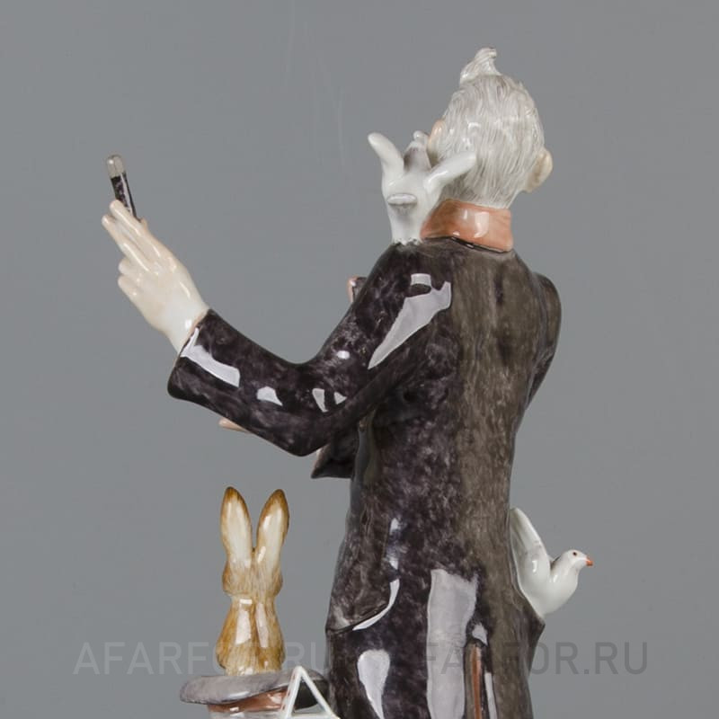 Фарфоровая статуэтка «Цирковой фокусник» Meissen Германия